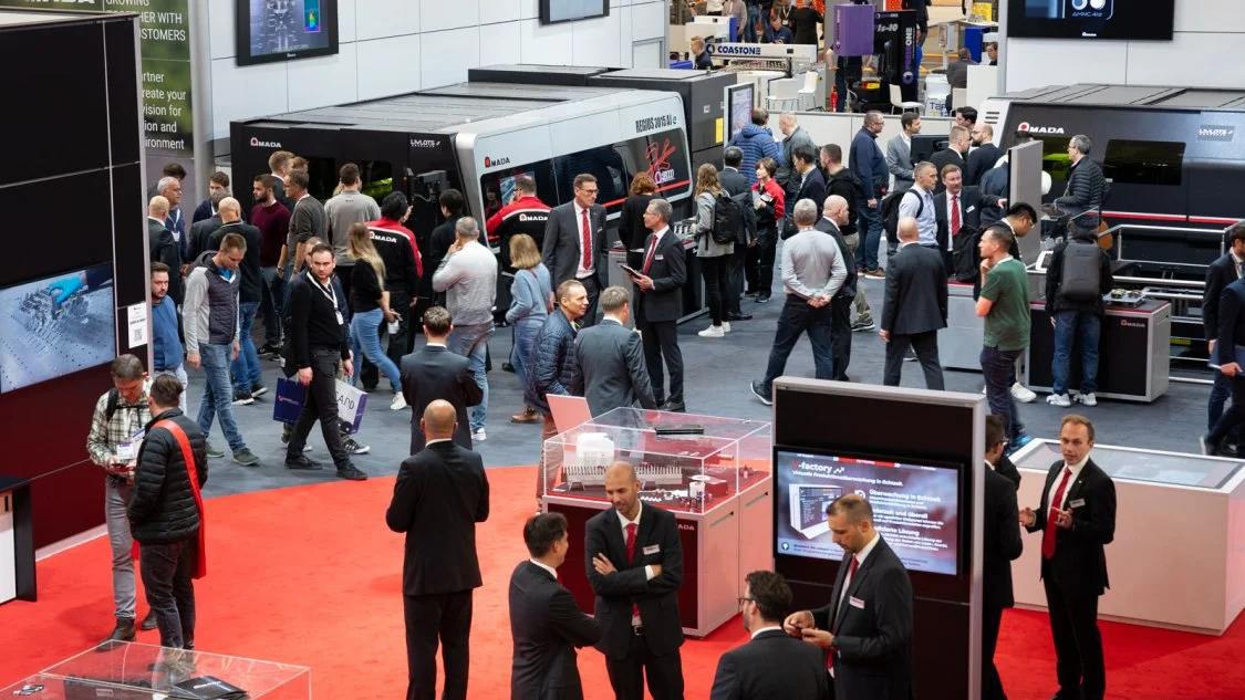 Industrial equipment exhibition stands; RX reference, not a CHENDA event record