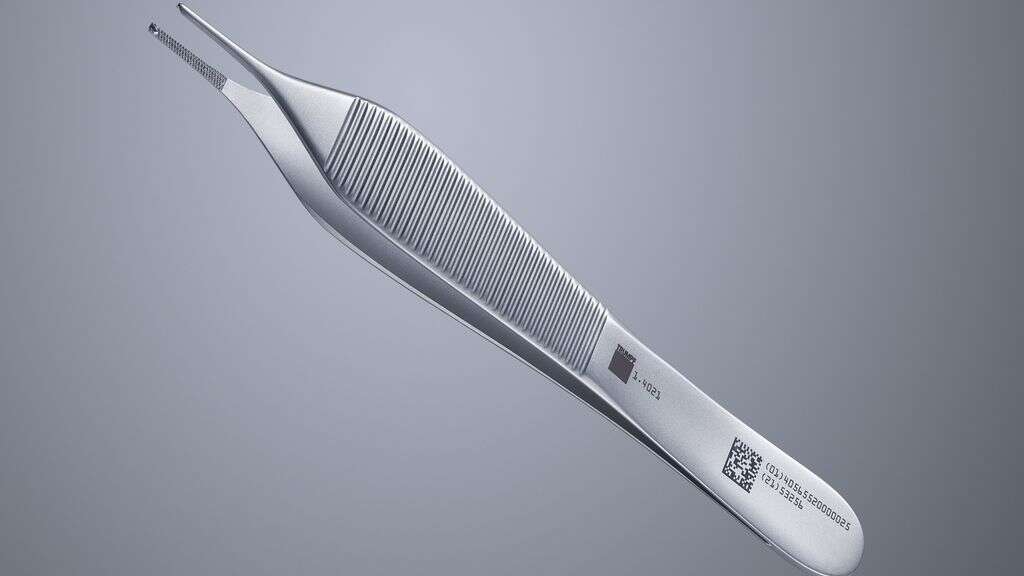 Laser-marked DataMatrix and readable UDI identification on metal tweezers