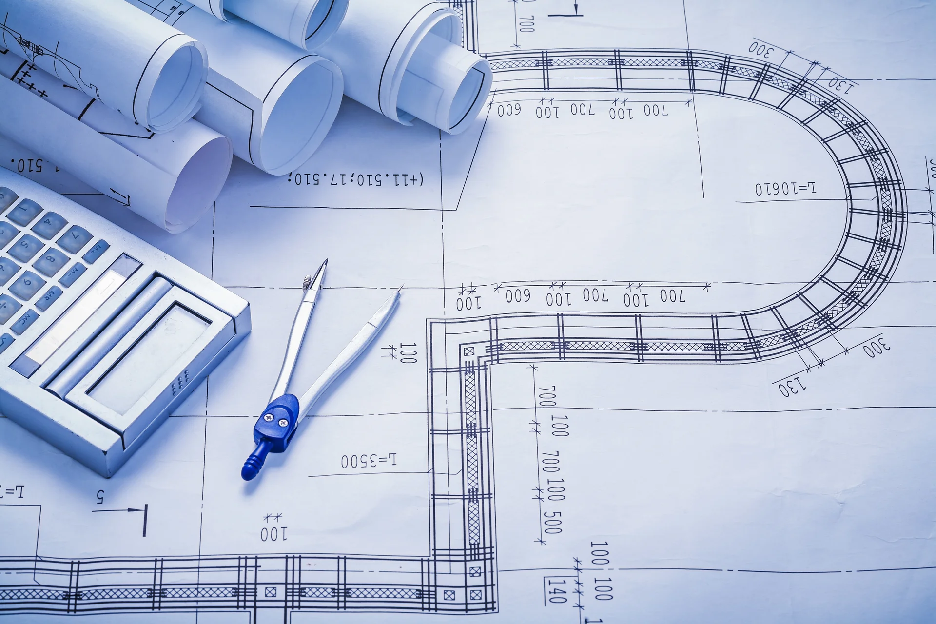 Technical drawings with a calculator and drafting compass